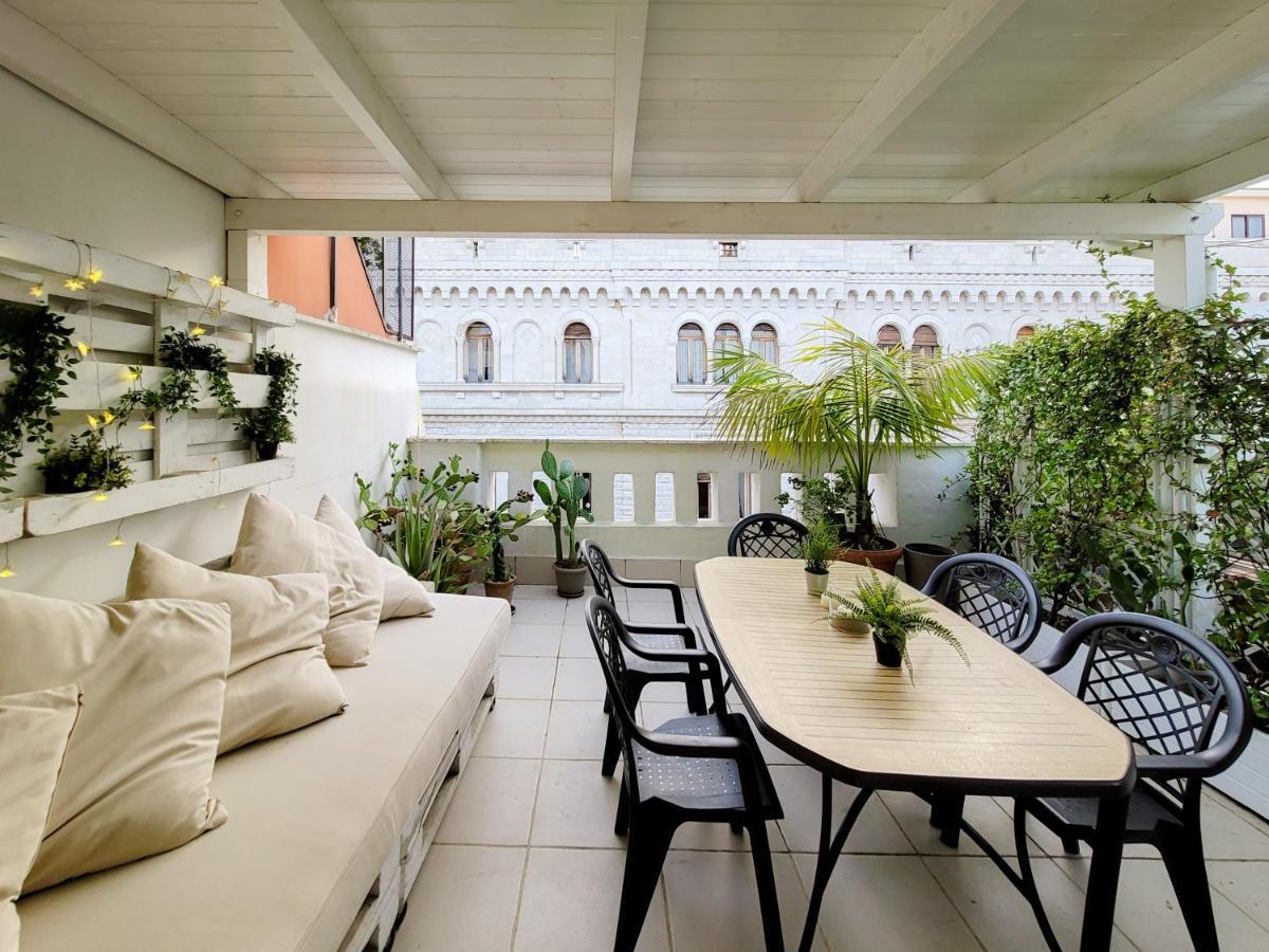 Penthouse In The Heart Of Bari With Terrace Apartment ภายนอก รูปภาพ
